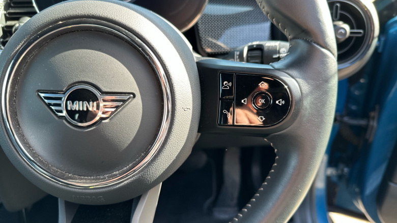 MINI Hatchback 1.5 Cooper Exclusive 3dr Auto Petrol Hatchback